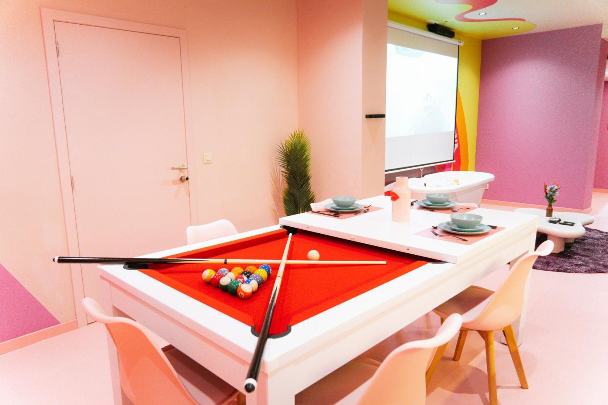 Capsule Girl Power Spa - Balneo - Sauna - Karaoke - Billard - 2 Chambres Charleroi Dış mekan fotoğraf