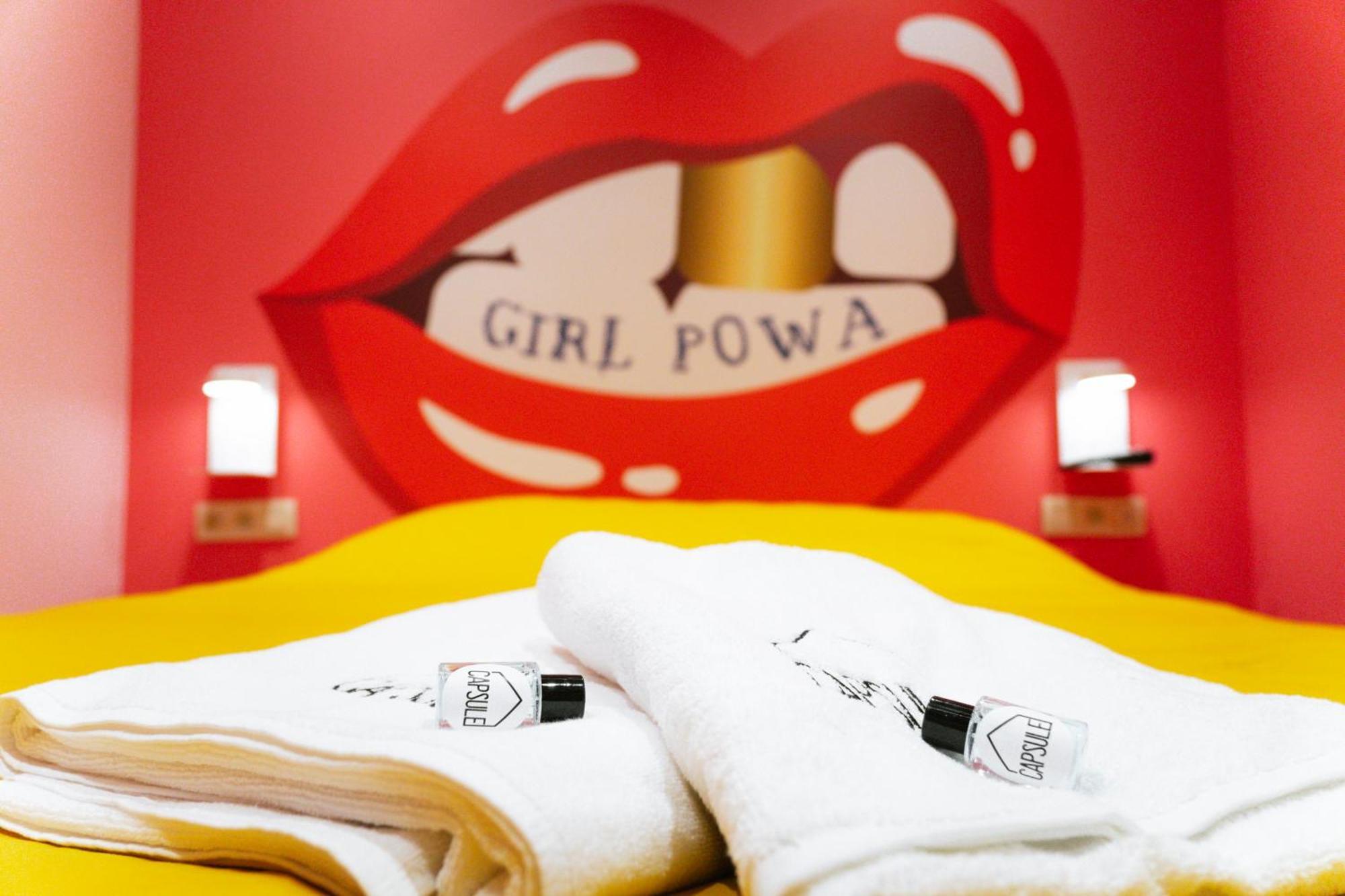 Capsule Girl Power Spa - Balneo - Sauna - Karaoke - Billard - 2 Chambres Charleroi Dış mekan fotoğraf
