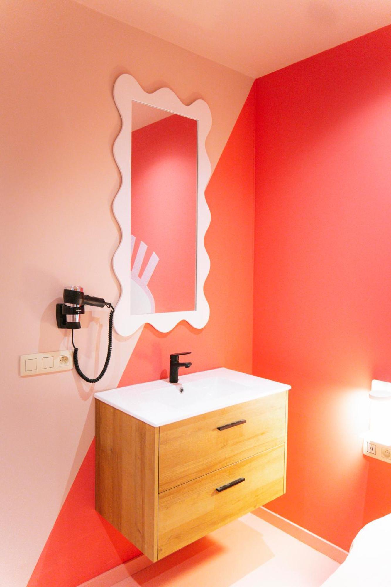Capsule Girl Power Spa - Balneo - Sauna - Karaoke - Billard - 2 Chambres Charleroi Dış mekan fotoğraf