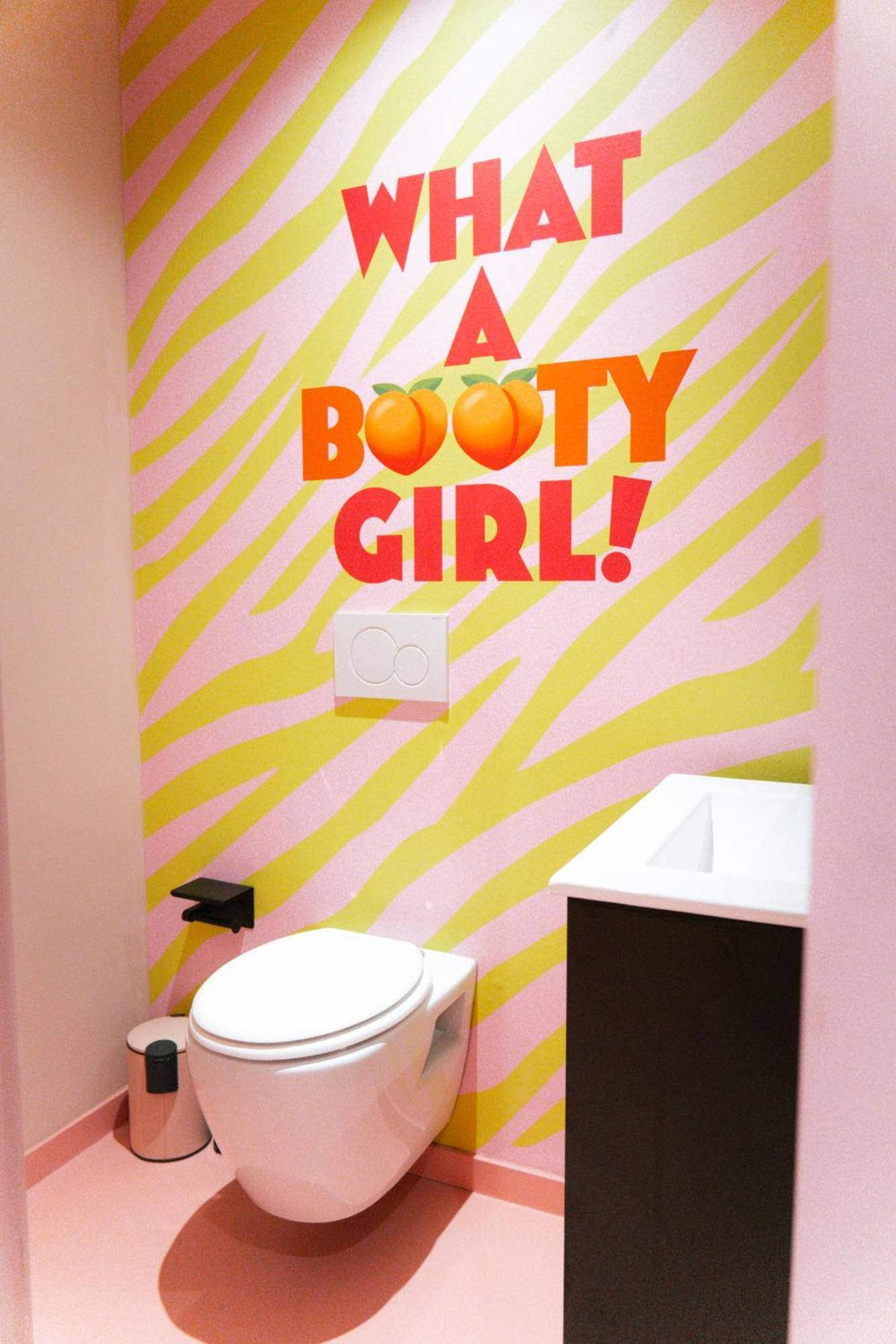 Capsule Girl Power Spa - Balneo - Sauna - Karaoke - Billard - 2 Chambres Charleroi Dış mekan fotoğraf