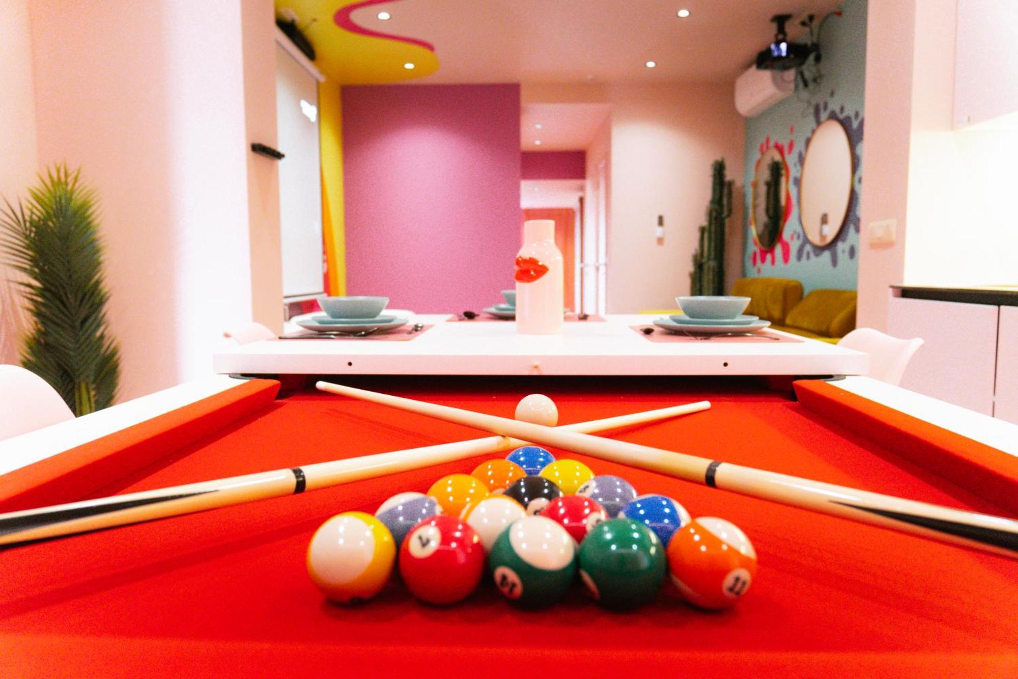 Capsule Girl Power Spa - Balneo - Sauna - Karaoke - Billard - 2 Chambres Charleroi Dış mekan fotoğraf