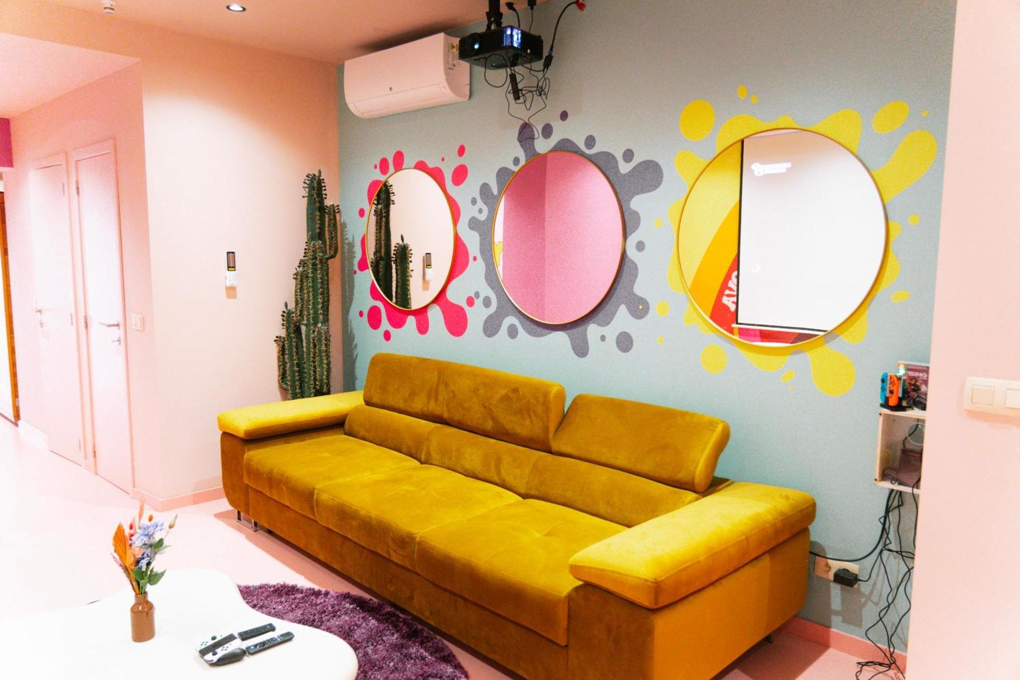 Capsule Girl Power Spa - Balneo - Sauna - Karaoke - Billard - 2 Chambres Charleroi Dış mekan fotoğraf